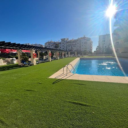 Heart Of Puerto Banus Newly Renavated Free Parking , Wifi ,Pool,Gym,Padel Court Appartement Marbella Buitenkant foto