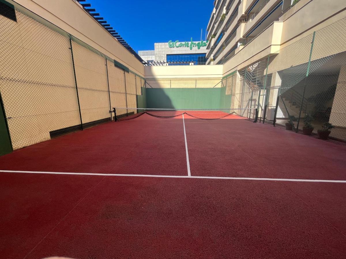 Heart Of Puerto Banus Newly Renavated Free Parking , Wifi ,Pool,Gym,Padel Court Appartement Marbella Buitenkant foto