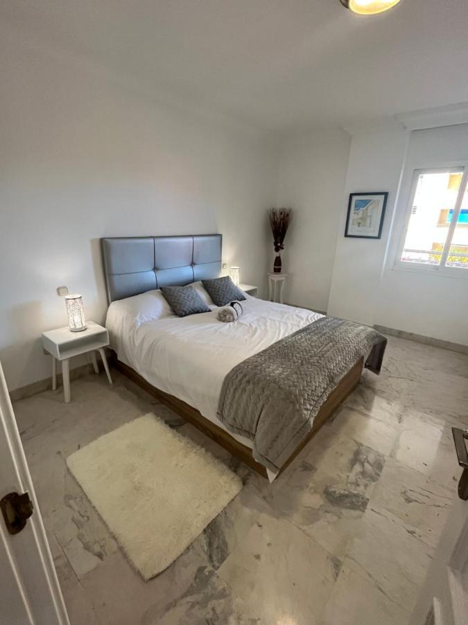 Heart Of Puerto Banus Newly Renavated Free Parking , Wifi ,Pool,Gym,Padel Court Appartement Marbella Buitenkant foto